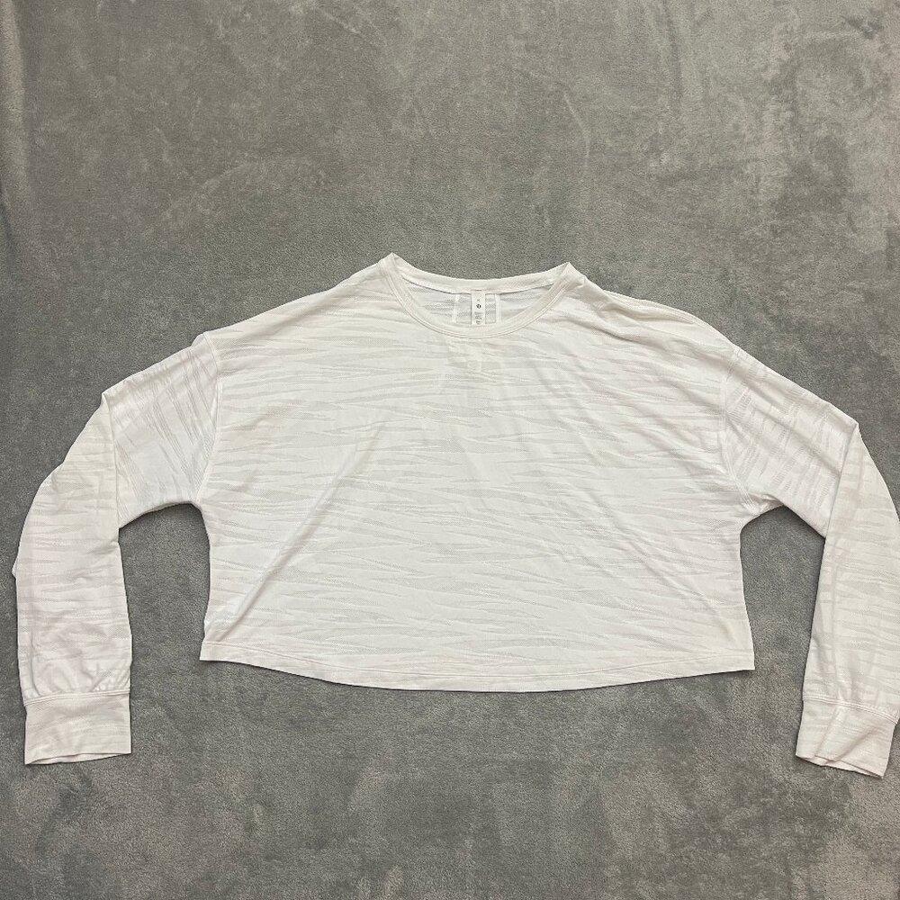 Lululemon 10 Muscle Love Long Sleeve Shirt Tiger White